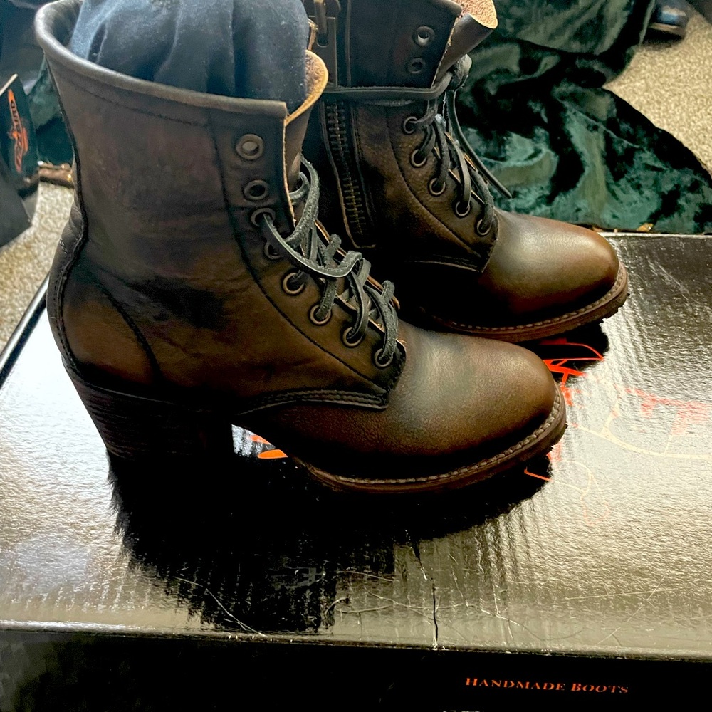 Freebird “black” distressed Cavalier Size 8